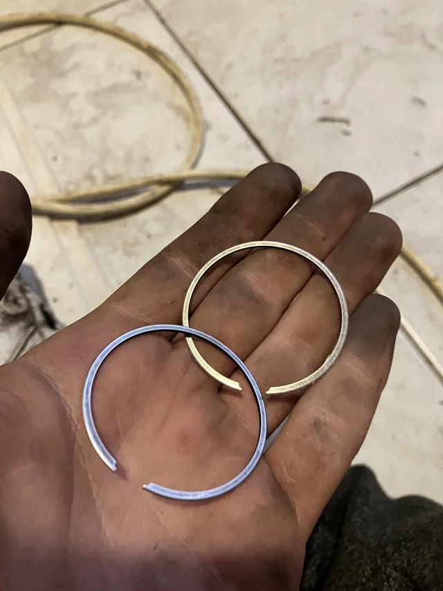 old and new piston rings