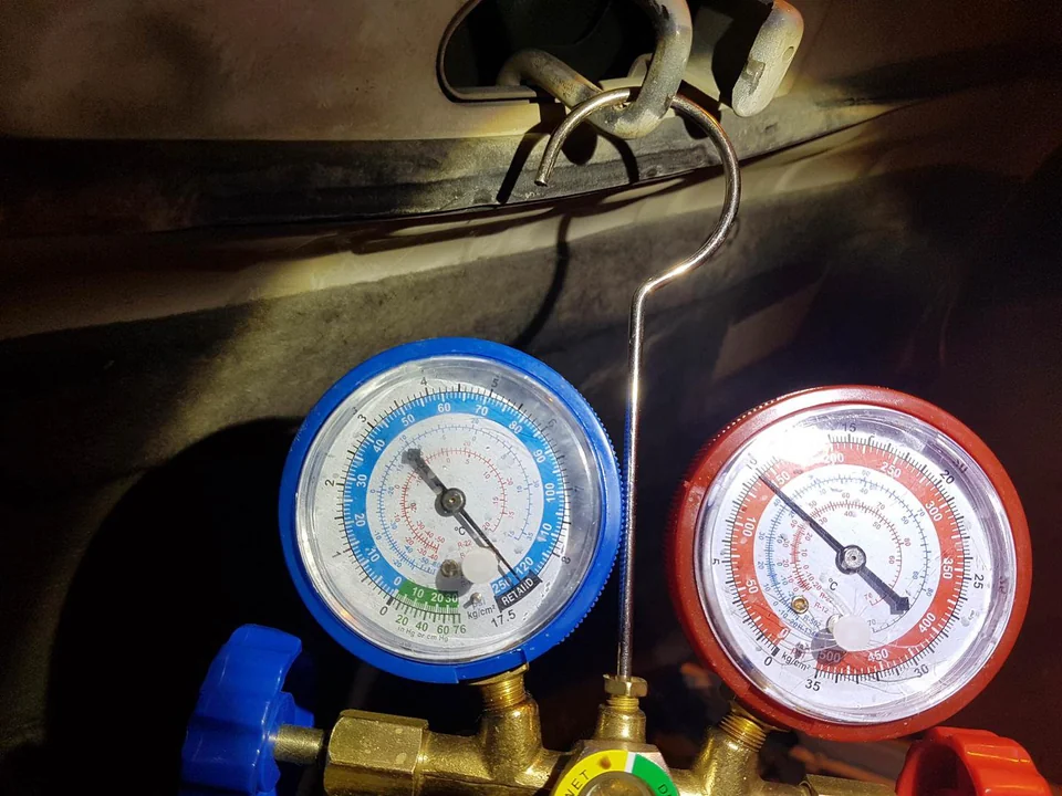pressure meter of car ac